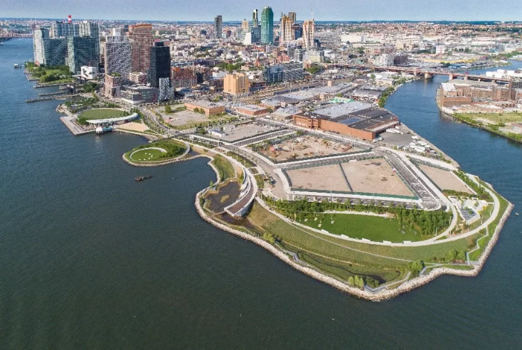 In Long Island City, second phase of Hunter’s Point South waterfront park debuts
